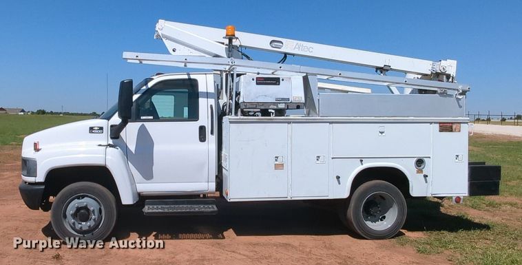 image for item MX9341 2005 Chevrolet C4500  bucket truck