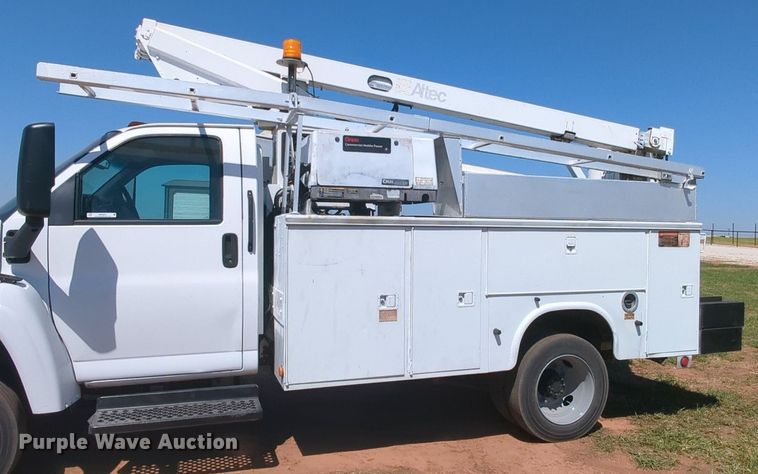 image for item MX9341 2005 Chevrolet C4500  bucket truck