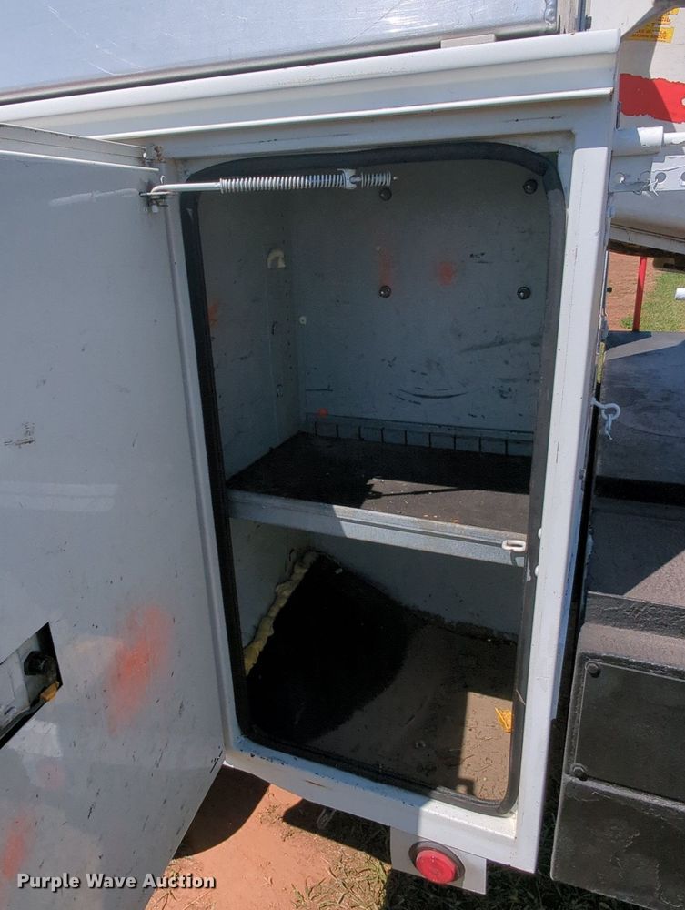 image for item MX9341 2005 Chevrolet C4500  bucket truck