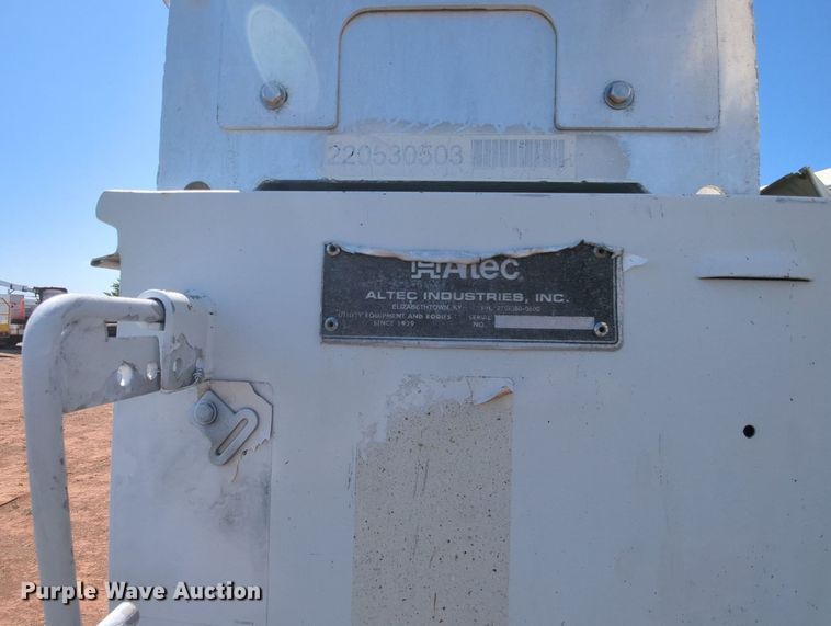 image for item MX9341 2005 Chevrolet C4500  bucket truck