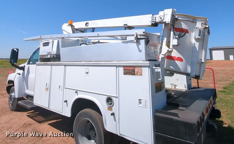 image for item MX9341 2005 Chevrolet C4500  bucket truck