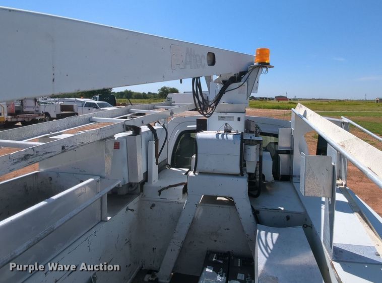 image for item MX9341 2005 Chevrolet C4500  bucket truck