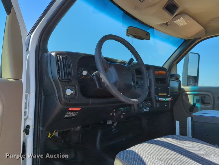 image for item MX9341 2005 Chevrolet C4500  bucket truck