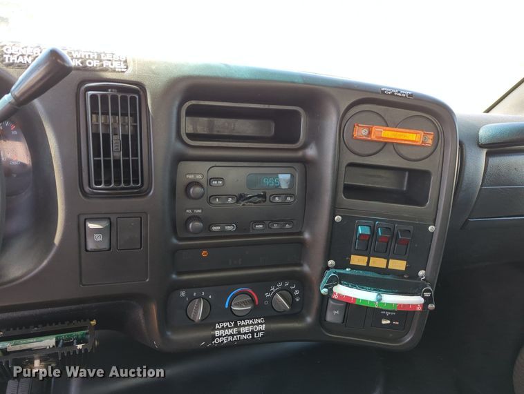 image for item MX9341 2005 Chevrolet C4500  bucket truck