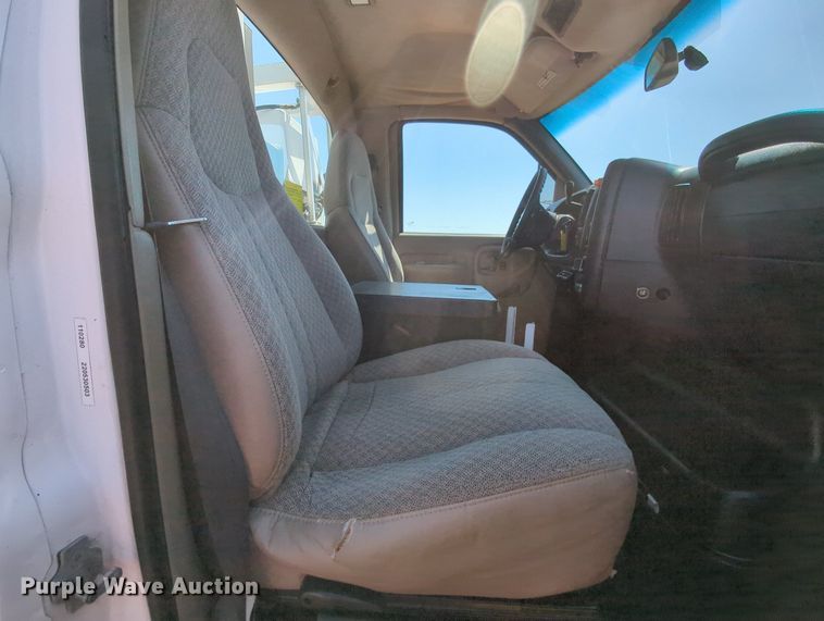 image for item MX9341 2005 Chevrolet C4500  bucket truck