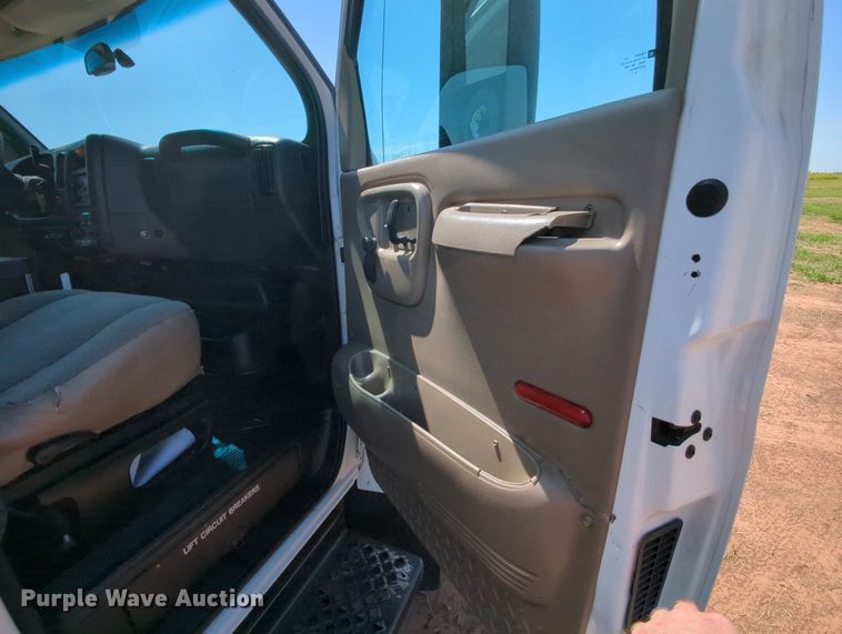 image for item MX9341 2005 Chevrolet C4500  bucket truck