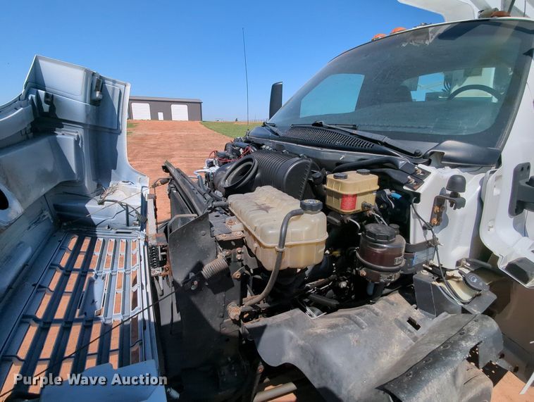 image for item MX9341 2005 Chevrolet C4500  bucket truck