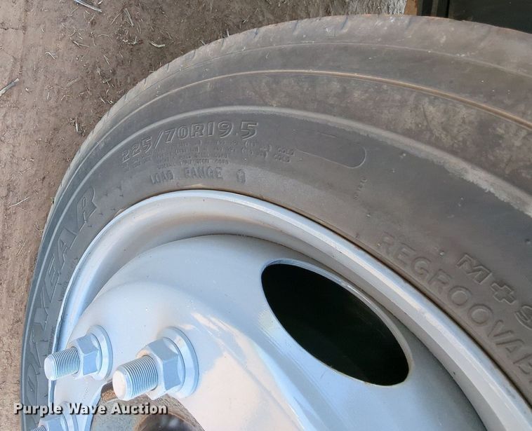 image for item MX9341 2005 Chevrolet C4500  bucket truck