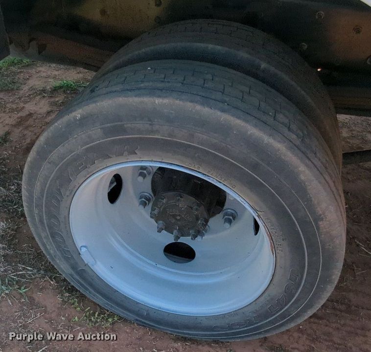 image for item MX9341 2005 Chevrolet C4500  bucket truck