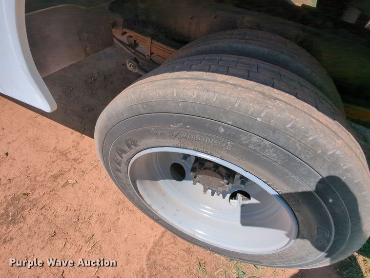 image for item MX9341 2005 Chevrolet C4500  bucket truck