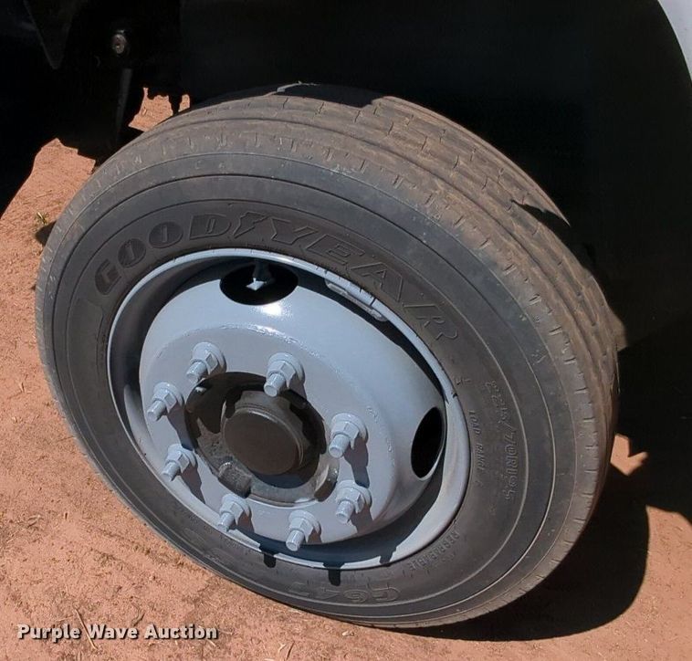 image for item MX9341 2005 Chevrolet C4500  bucket truck