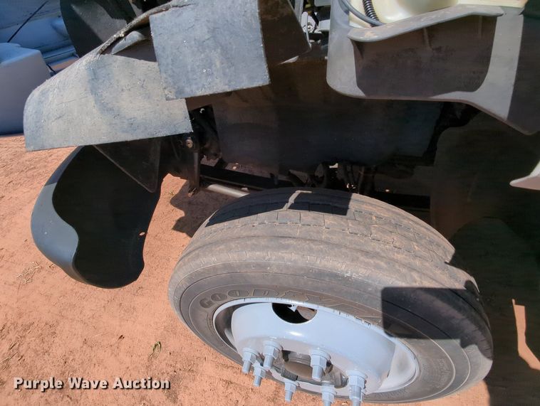 image for item MX9341 2005 Chevrolet C4500  bucket truck