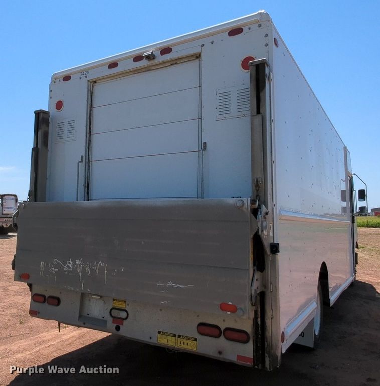 image for item MX9342 2010 Freightliner MT45  delivery van