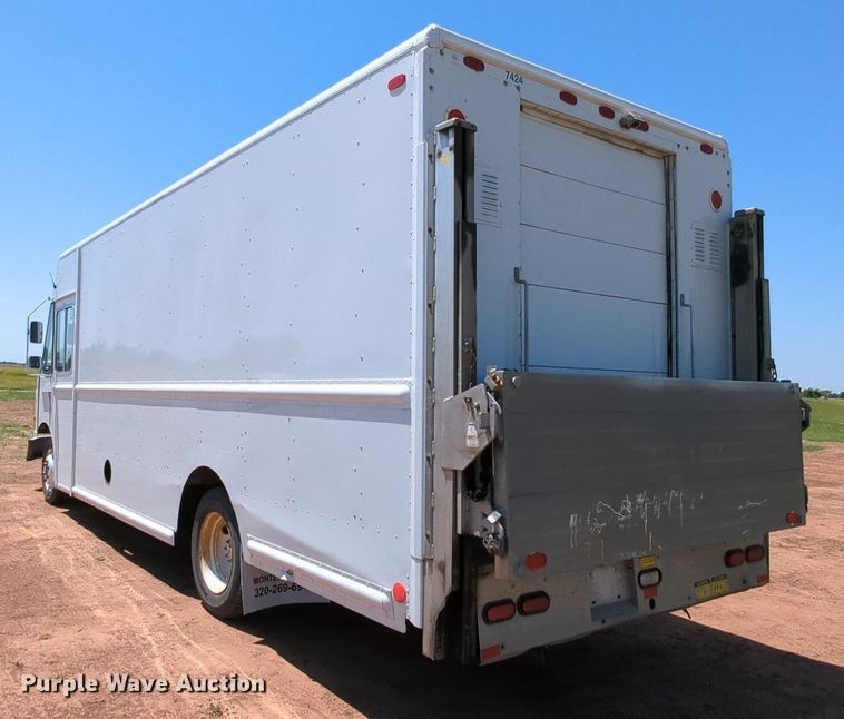 image for item MX9342 2010 Freightliner MT45  delivery van