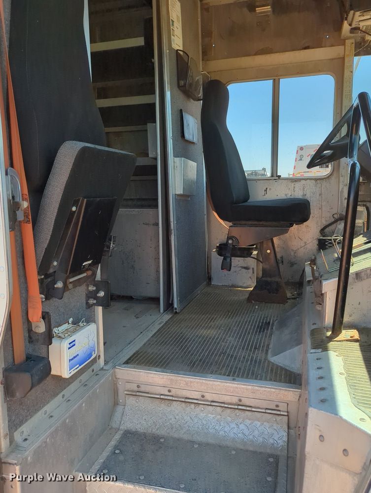 image for item MX9342 2010 Freightliner MT45  delivery van