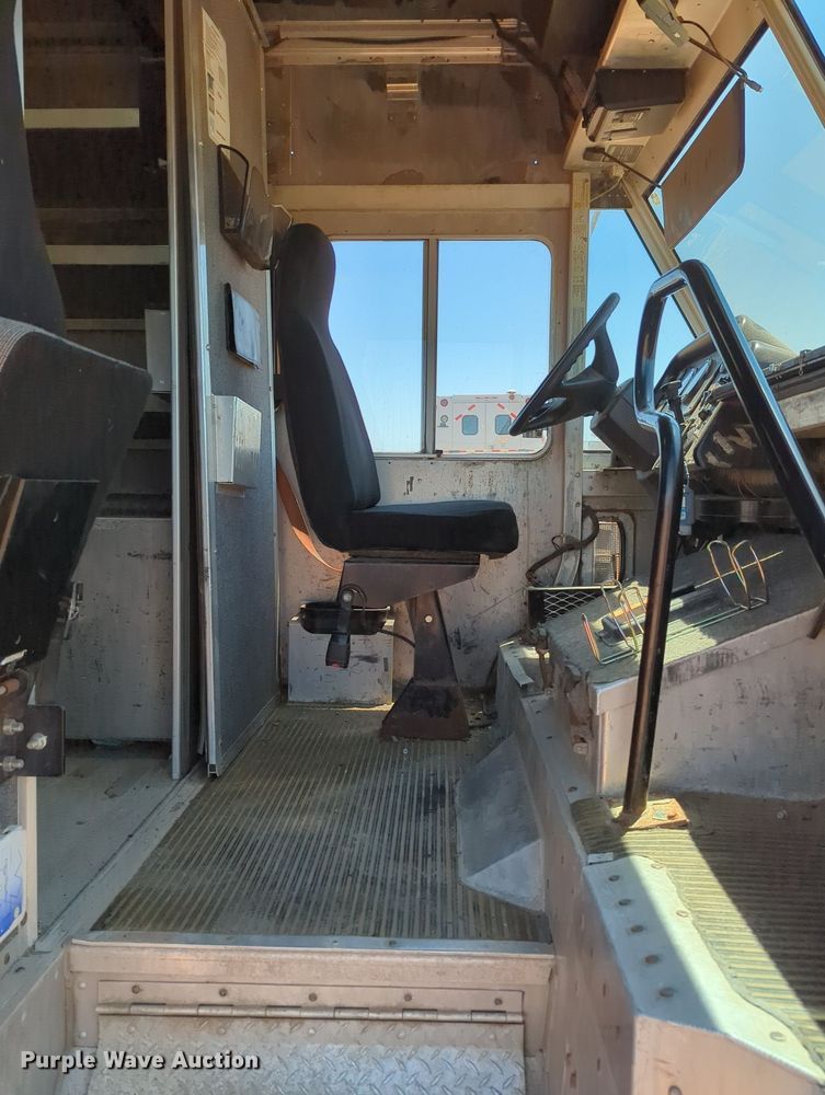 image for item MX9342 2010 Freightliner MT45  delivery van