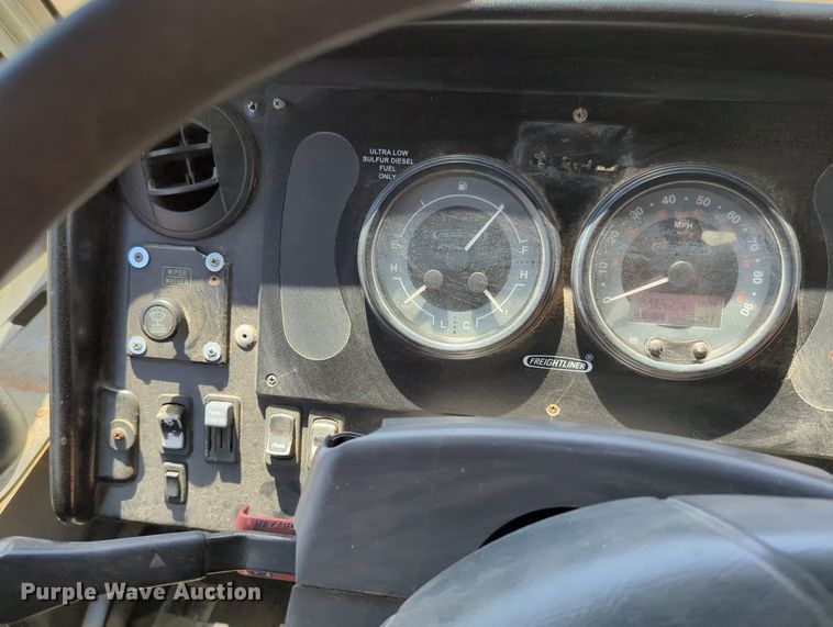 image for item MX9342 2010 Freightliner MT45  delivery van