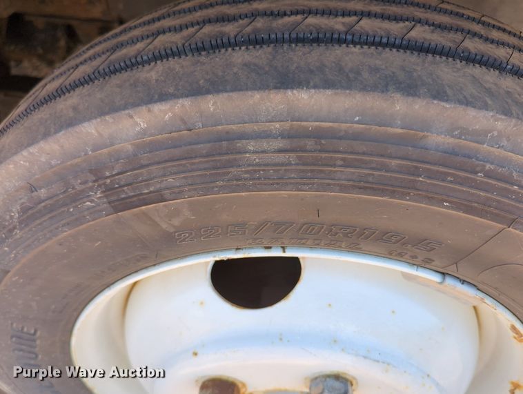 image for item MX9342 2010 Freightliner MT45  delivery van