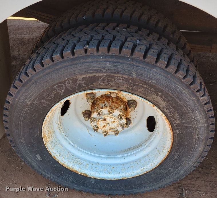 image for item MX9342 2010 Freightliner MT45  delivery van