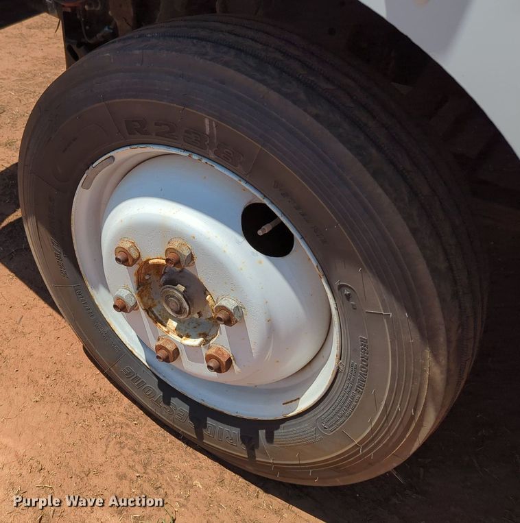 image for item MX9342 2010 Freightliner MT45  delivery van