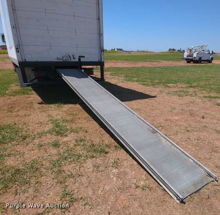 image for item MX9343 1995 Isuzu FRR  box truck