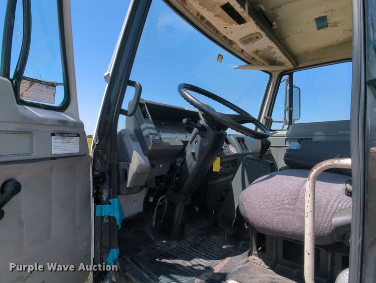 image for item MX9343 1995 Isuzu FRR  box truck