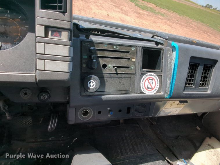 image for item MX9343 1995 Isuzu FRR  box truck