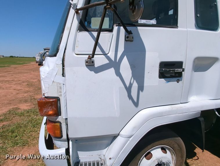 image for item MX9343 1995 Isuzu FRR  box truck