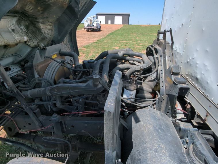 image for item MX9343 1995 Isuzu FRR  box truck