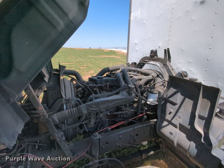 image for item MX9343 1995 Isuzu FRR  box truck