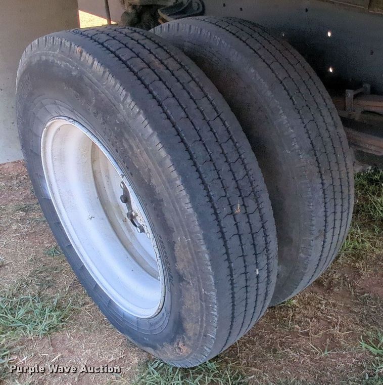 image for item MX9343 1995 Isuzu FRR  box truck