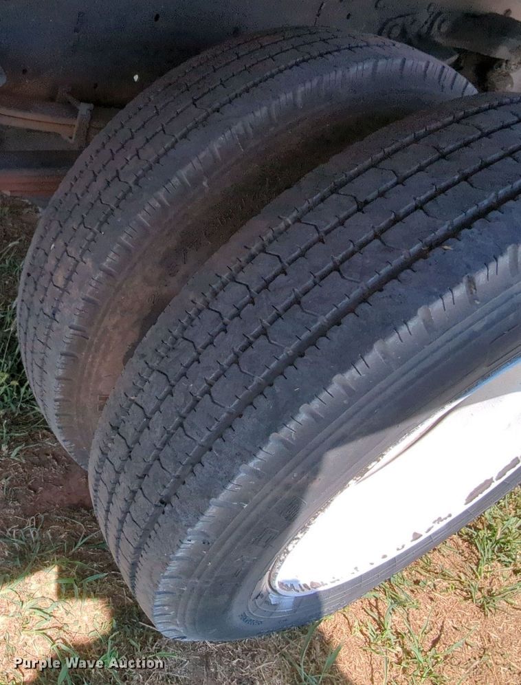 image for item MX9343 1995 Isuzu FRR  box truck