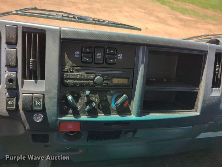 image for item MX9344 2008 Isuzu NPR  Crew Cab box truck