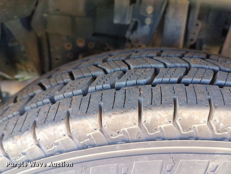 image for item MX9344 2008 Isuzu NPR  Crew Cab box truck