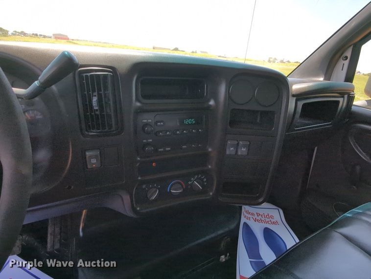 image for item MX9346 2008 Chevrolet C4500  Crew Cab flatbed truck