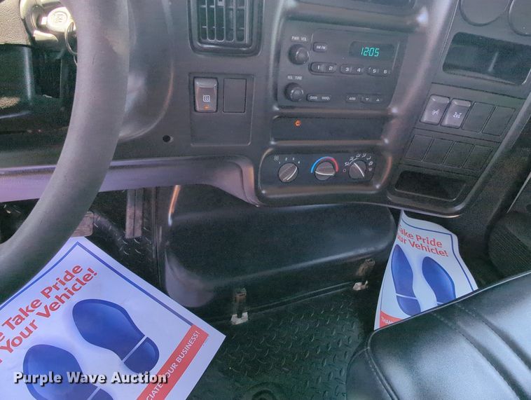 image for item MX9346 2008 Chevrolet C4500  Crew Cab flatbed truck