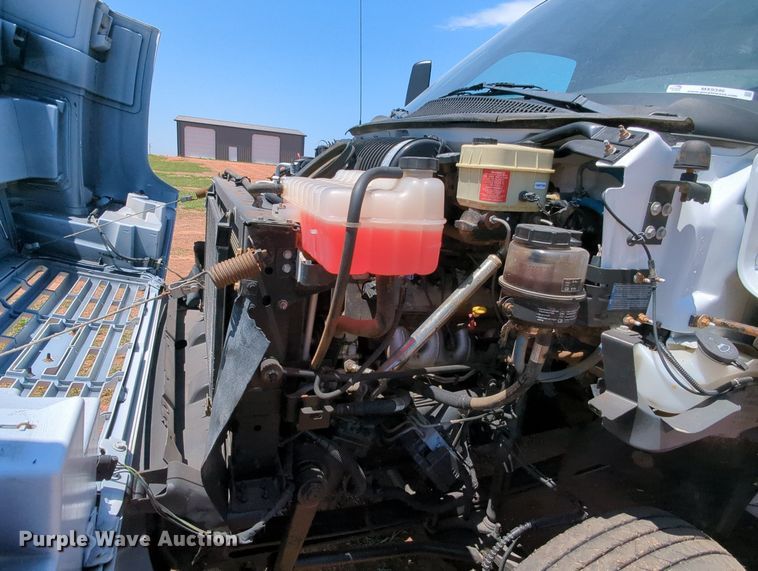 image for item MX9346 2008 Chevrolet C4500  Crew Cab flatbed truck