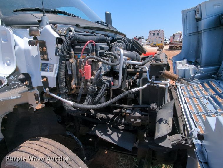 image for item MX9346 2008 Chevrolet C4500  Crew Cab flatbed truck