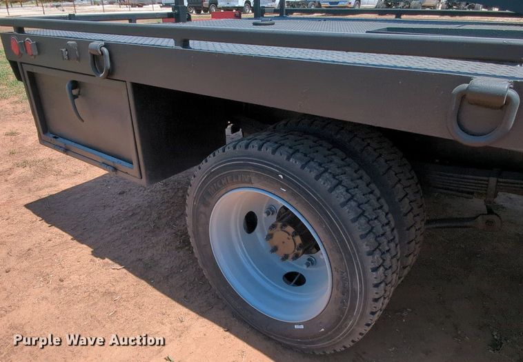 image for item MX9346 2008 Chevrolet C4500  Crew Cab flatbed truck