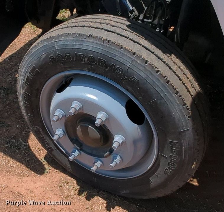 image for item MX9346 2008 Chevrolet C4500  Crew Cab flatbed truck