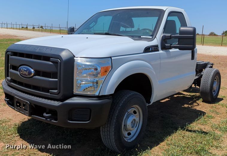 image for item MX9347 2012 Ford F250 Super Duty  pickup truck cab and chassis