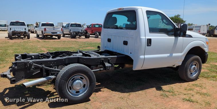 image for item MX9347 2012 Ford F250 Super Duty  pickup truck cab and chassis