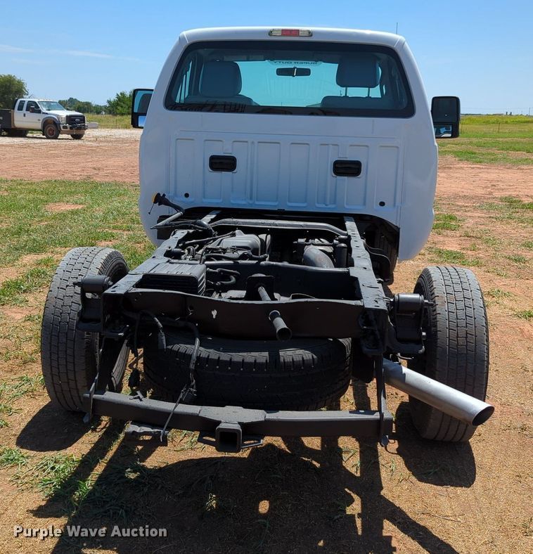 image for item MX9347 2012 Ford F250 Super Duty  pickup truck cab and chassis