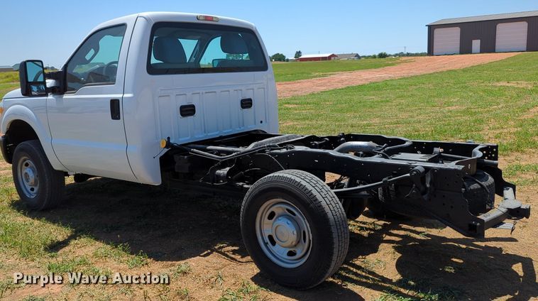 image for item MX9347 2012 Ford F250 Super Duty  pickup truck cab and chassis