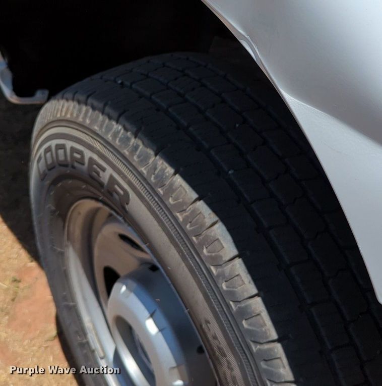 image for item MX9347 2012 Ford F250 Super Duty  pickup truck cab and chassis