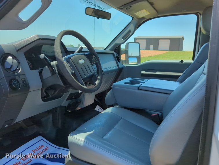 image for item MX9347 2012 Ford F250 Super Duty  pickup truck cab and chassis