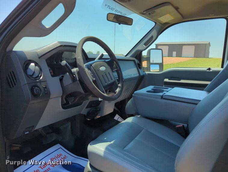 image for item MX9347 2012 Ford F250 Super Duty  pickup truck cab and chassis