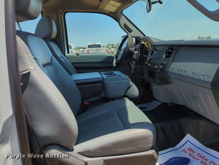 image for item MX9347 2012 Ford F250 Super Duty  pickup truck cab and chassis