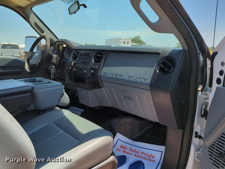 image for item MX9347 2012 Ford F250 Super Duty  pickup truck cab and chassis