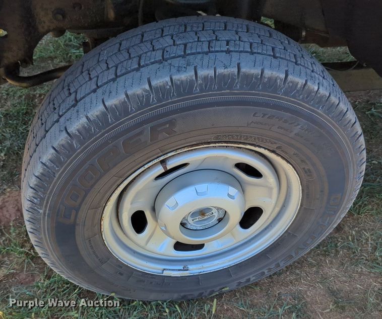 image for item MX9347 2012 Ford F250 Super Duty  pickup truck cab and chassis